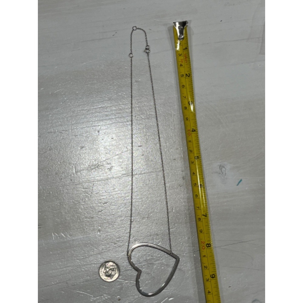 Heart Pendant Necklace Silver Tone Chain Minimalist‎ Modern Fashion Jewelry - Picture 4 of 4